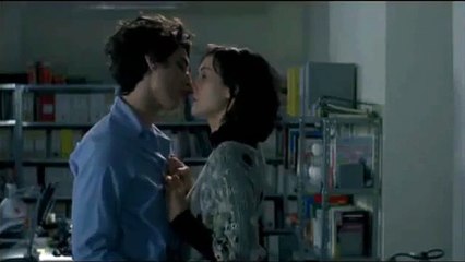 Les Chansons D'Amour - Extrait ( Se Taire )