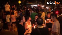 Auntie Bersih gives vigil-goers words of wisdom