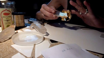 Confection d'une Orgolixe (ou Obolix*) pose des feuilles or et argent