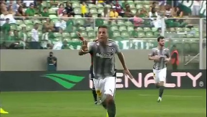 Anotó golazo al estilo 'imposible' de Roberto Carlos (VIDEO)