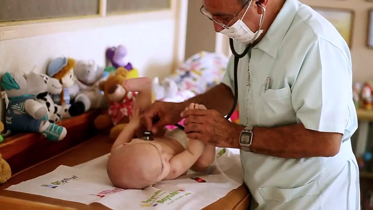 Dr. Gustavo Castañeda Pérez - Pediatra (Puebla, México)
