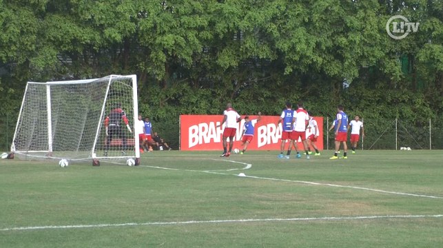 Que fase! Atletas do São Paulo mandam mal e erram muitos gols em treino