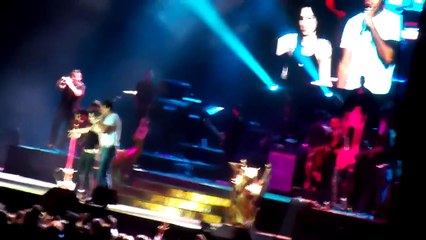 Romeo Santos en Paraguay - Un beso