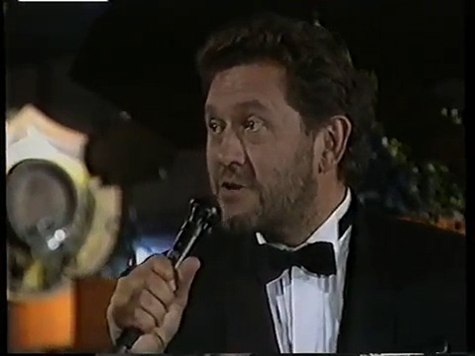 Celine Dion sings "Beauty And the Beast" in duet with Tommy Körberg.