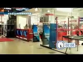 Un faux voleur s'amuse avec la sécurité vraiment rigolo mdrr