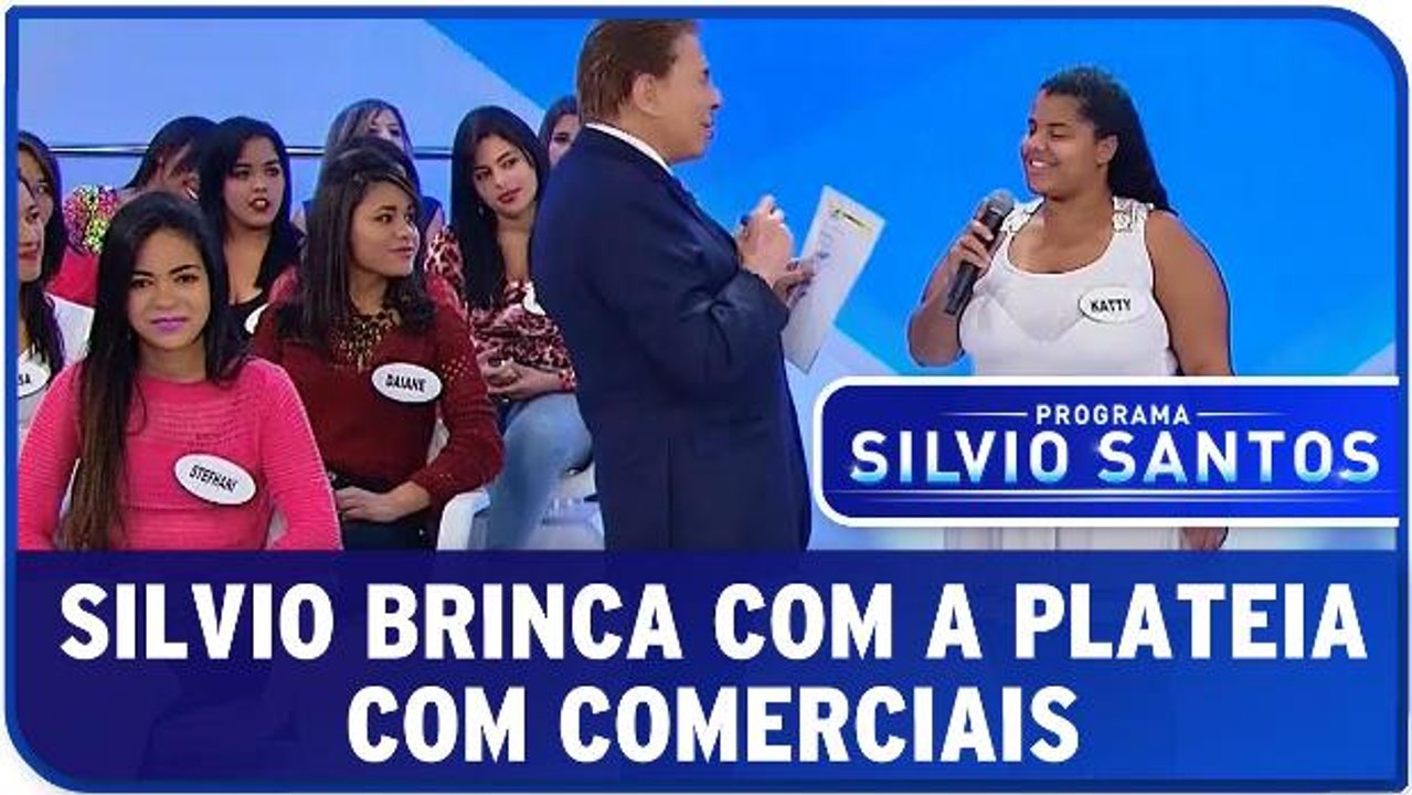 Silvio brinca com a plateia com comerciais