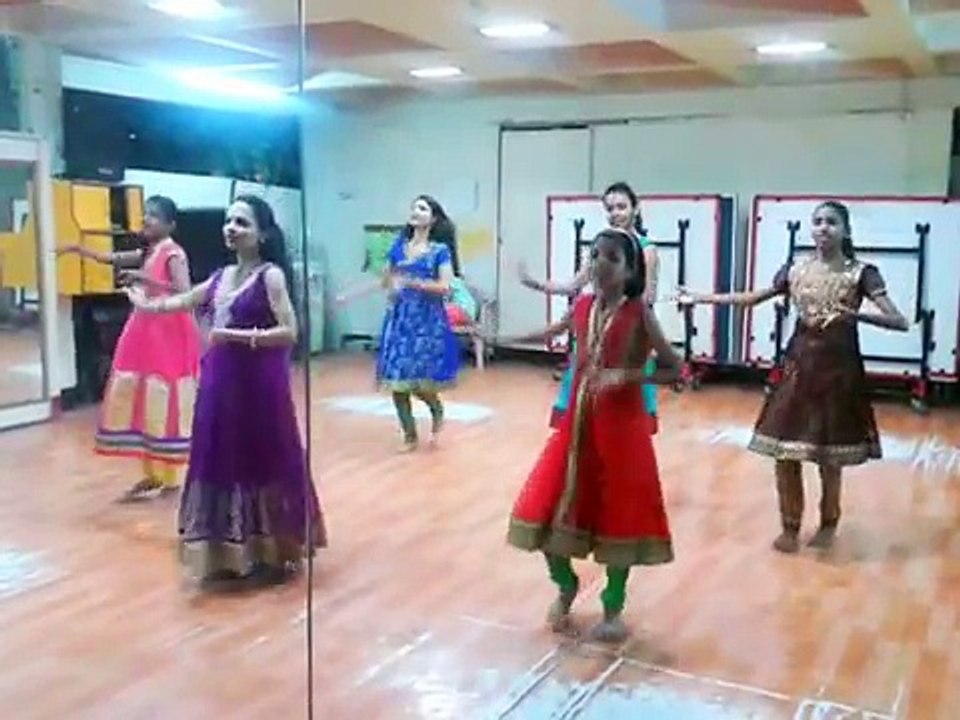 Mere Dholana Semi-Classical Dance Routine by Sneha Devgaonkar at SMB Dance Arena | Vidya Balan