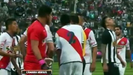 Alianza Lima pide sanción para Luis García por escupir a Pablo Míguez (VIDEO)