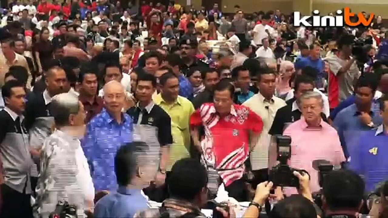 Najib woos Chinese voters in Johor