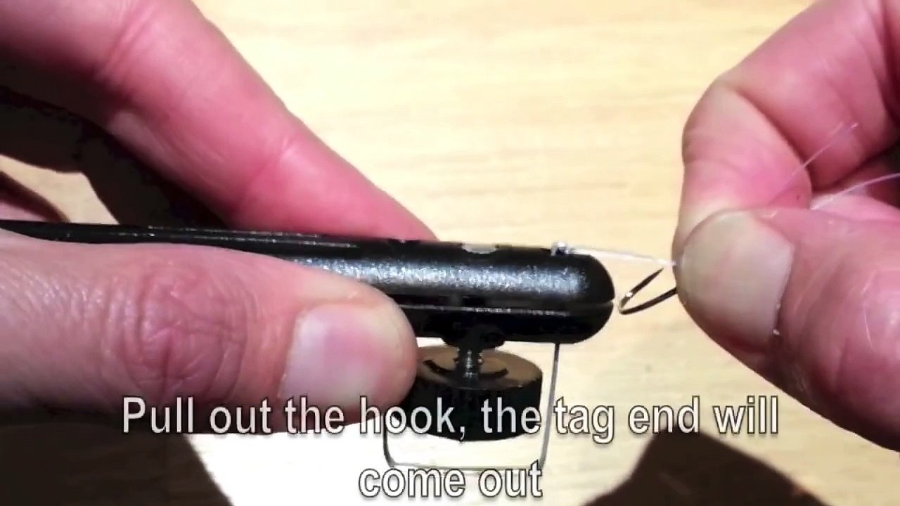 How to tie a spade end hook using Matchman Hook Tyer - video Dailymotion
