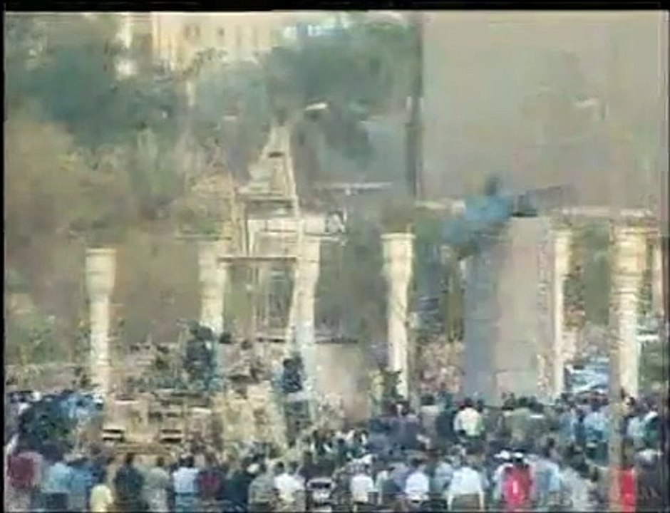 Saddam Hussein statue toppled