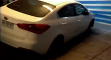 Le robaron las ruedas a su auto en estacionamiento de centro comercial - CHV NOTICIAS