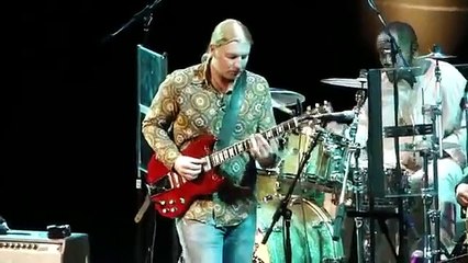 Derek Trucks Amazing Slide Guitar Solo - Down in the Flood - The Derek Trucks Band