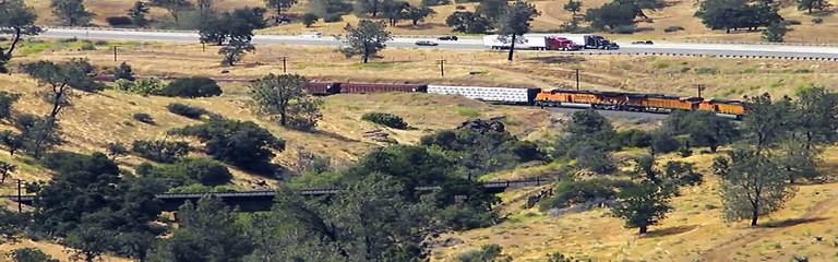 HD - VERY Rare! Emergancy on the Tehachapi Loop!