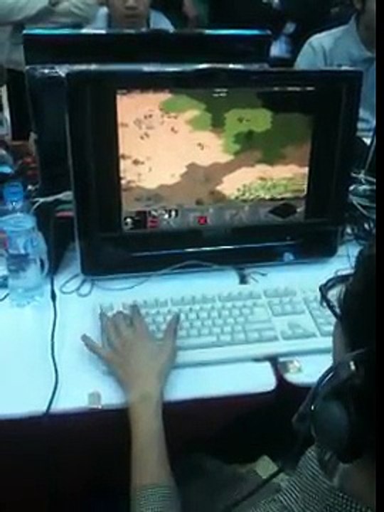Thao tác tay game thủ FiO-Runa