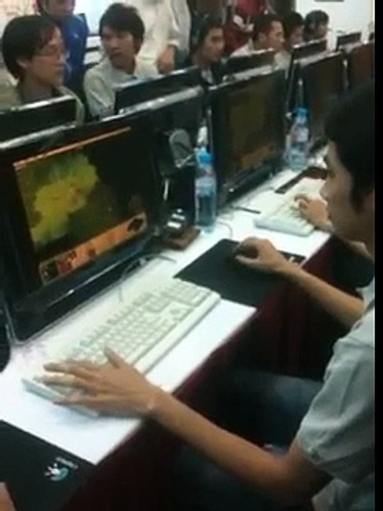 Thao tác tay game thủ Tiểu Bạch Long