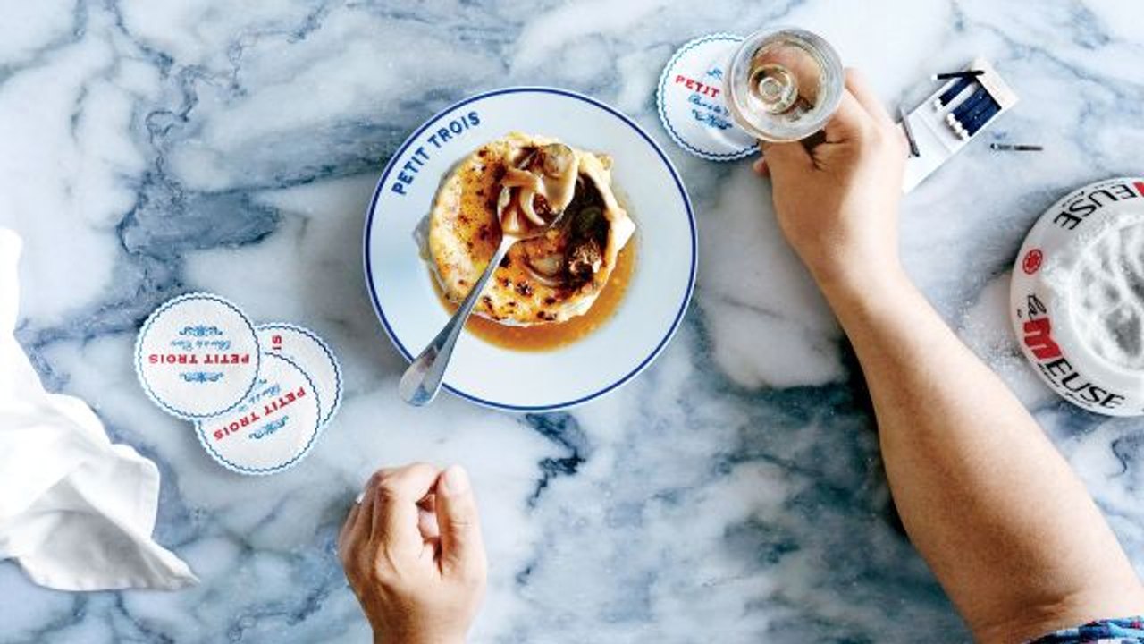 The Hot 10 - How to Make a Classic French Onion Soup (There Will Be Cheese)