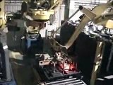 Wheel palletizing robotic cell