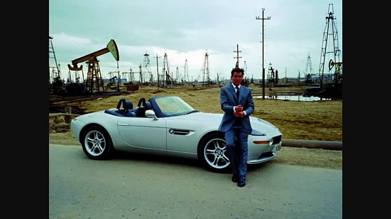 James Bond 007 The World İs Not Enough theme music. Pierce Brosnan