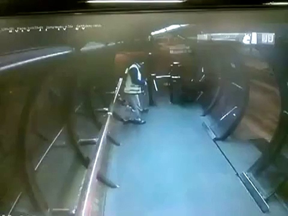Ce motard décide de prendre le train sur un coup de tête !