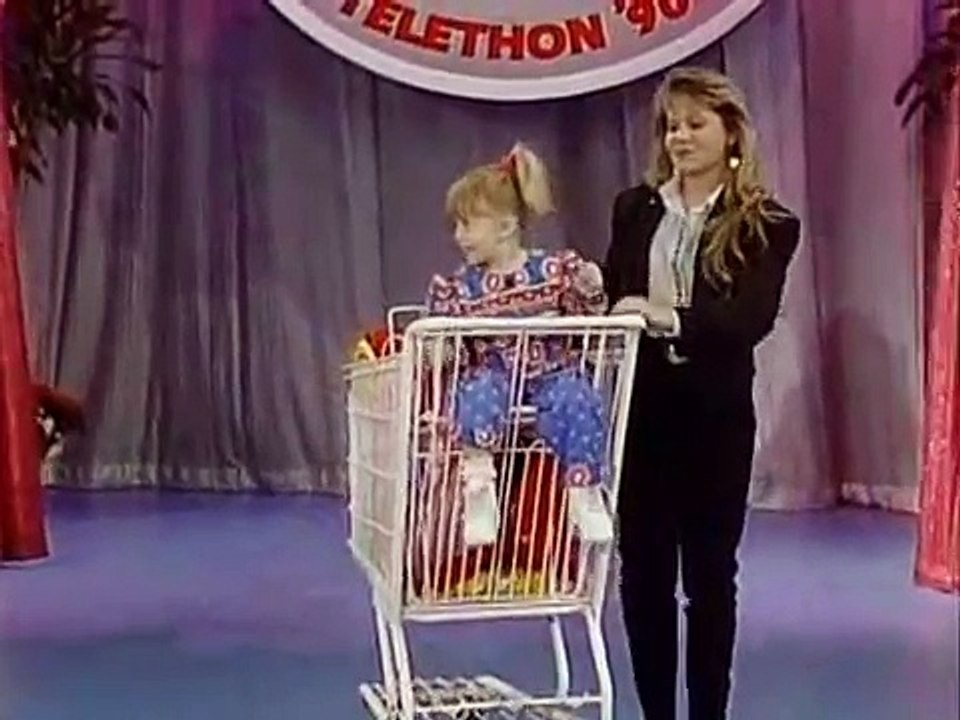 Full House | D.J. Tanner sings to Michelle