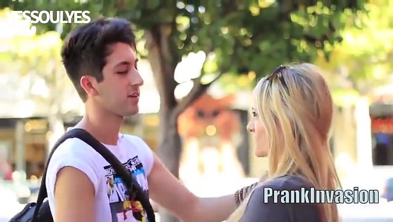 Top 5 Sexy Kissing Pranks (TOP 5)
