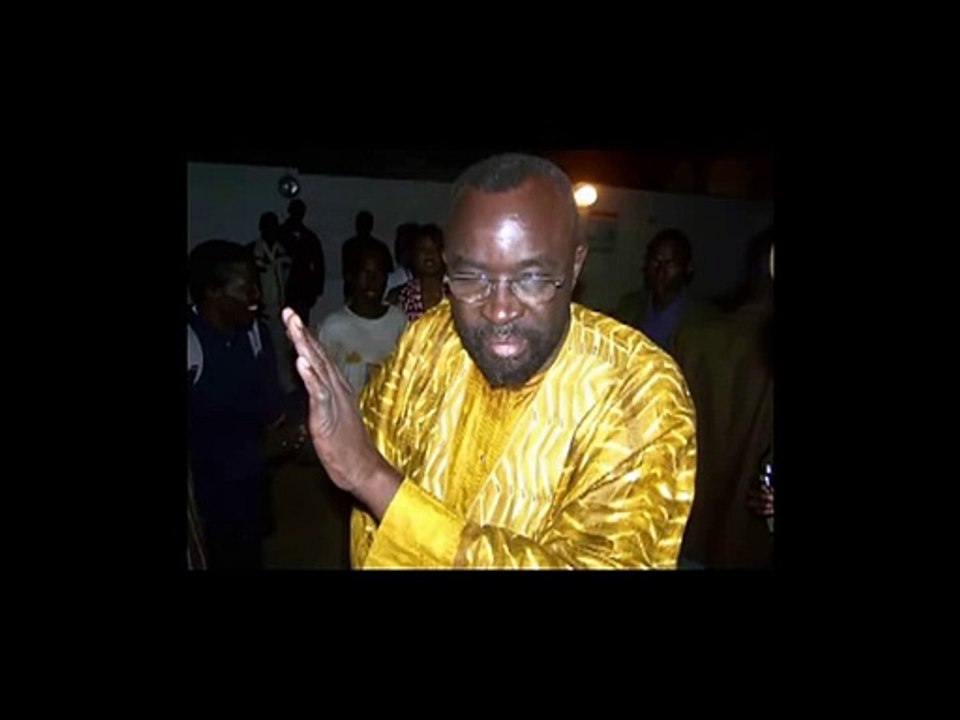 Moustapha Cissé Lo insulte macky Sall en direct et lui menace
