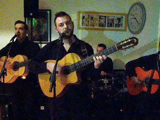 LE PR GYPSIES CALIENTES EN CONCERT AU AU NICE BAR DE NIMES . 2015