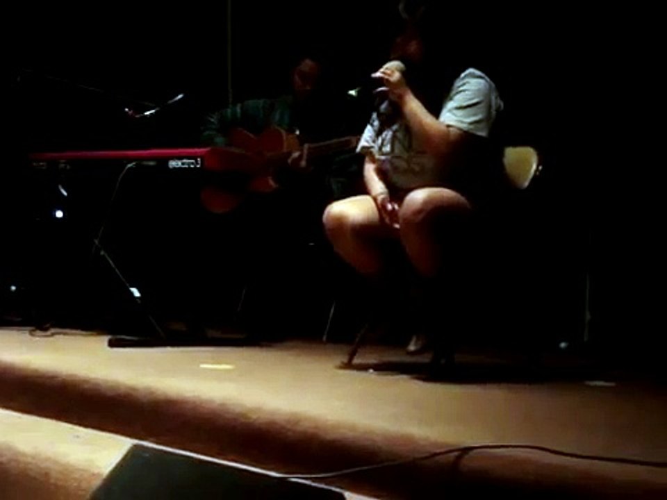 I Still Believe - Mariah Carey (acoustic cover) LIVE!