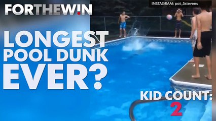 Kids pull off impressive 12-person pool dunk