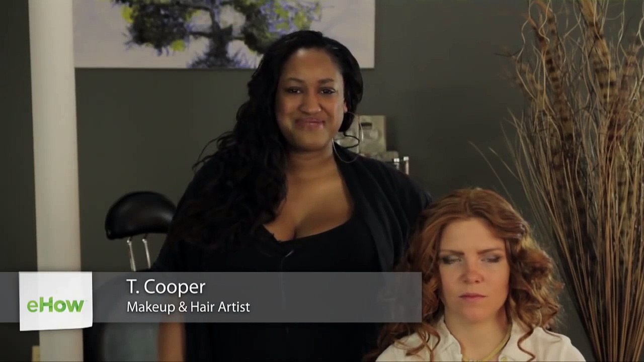 How to Do Saloon Girl Hair : Styles for Long Hair