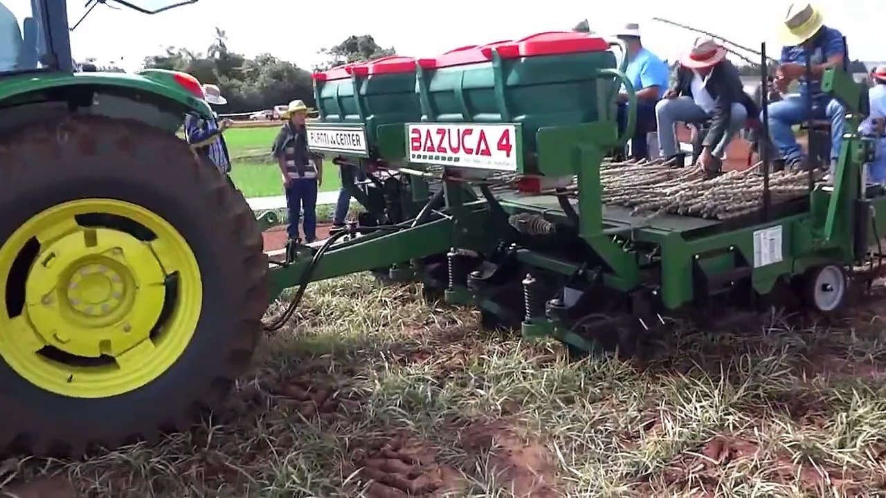 PLANTIO DIRETO DE MANDIOCA - PLANTI CENTER BAZUCA 4 ARRASTO