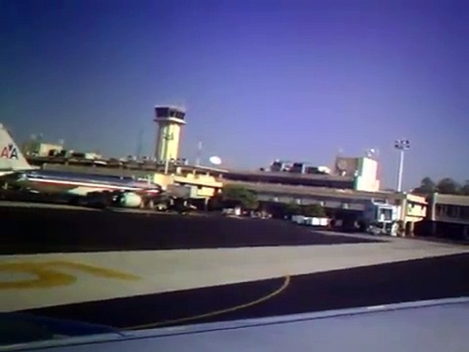 en el aeropuerto de comalapa san salvador