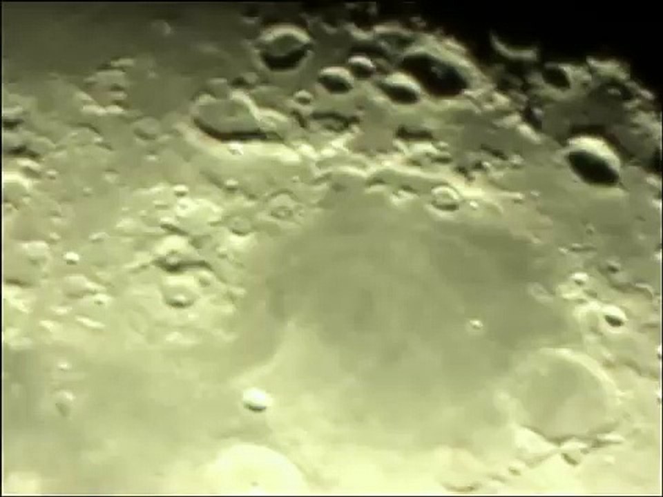 Mond - Skywatcher 200/1000 Newton barlow x2
