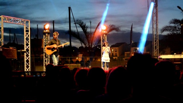 Incroyable : Sahora, 11 ans danse avec moi chanson Originale - 2e de la finale Disque D'or 2015 à Sanary/Sur/Mer HD