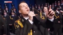 Reprise de Happy par les chœurs de l'armée rouge russe