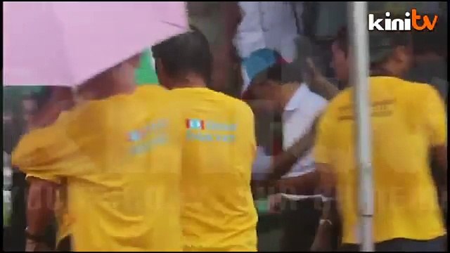 Anwar makes Perak first campaign stop