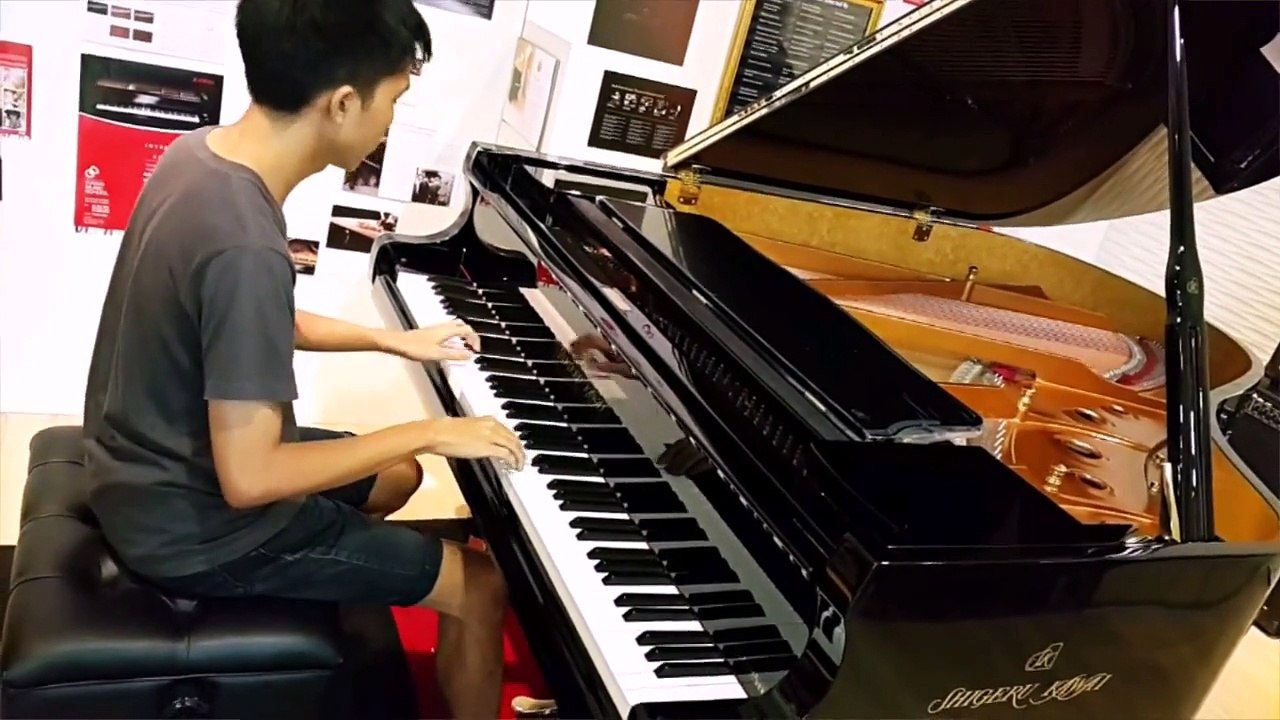 Piano Thai Song "Shigeru Kawai" beautiful sound.