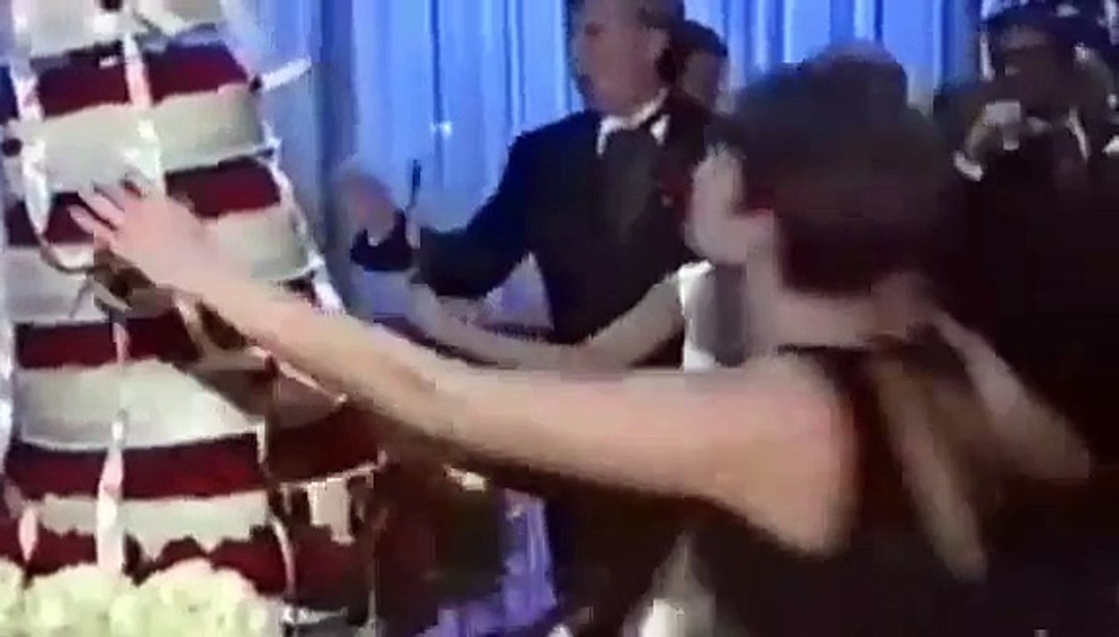 Mazel Tov! These 'AFV' Wedding Cake Fails are Cause for Celebration