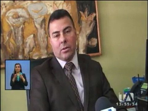 Aglomeración y molestias en matriculación vehicular en Ambato