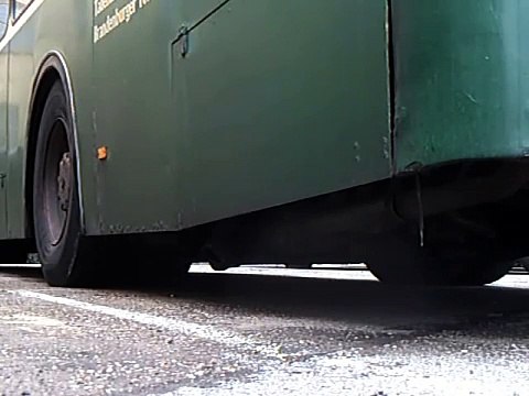 Bus Winter Kaltstart Abgase / Bus winter cold start fumes