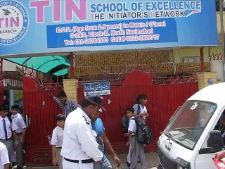 Karachi Traffic Police Action Against CNG LPG