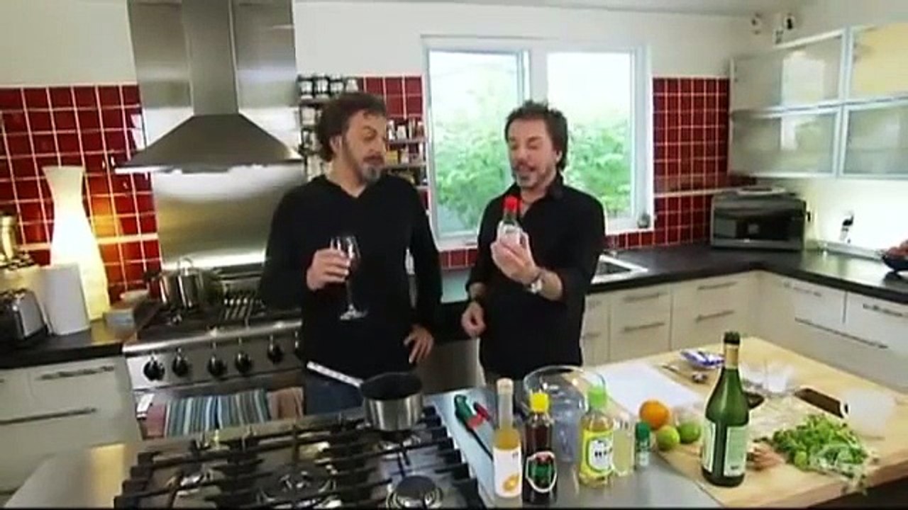 Curieux Bégin et Marc Labrèche invité de Christian Bégin.mp4