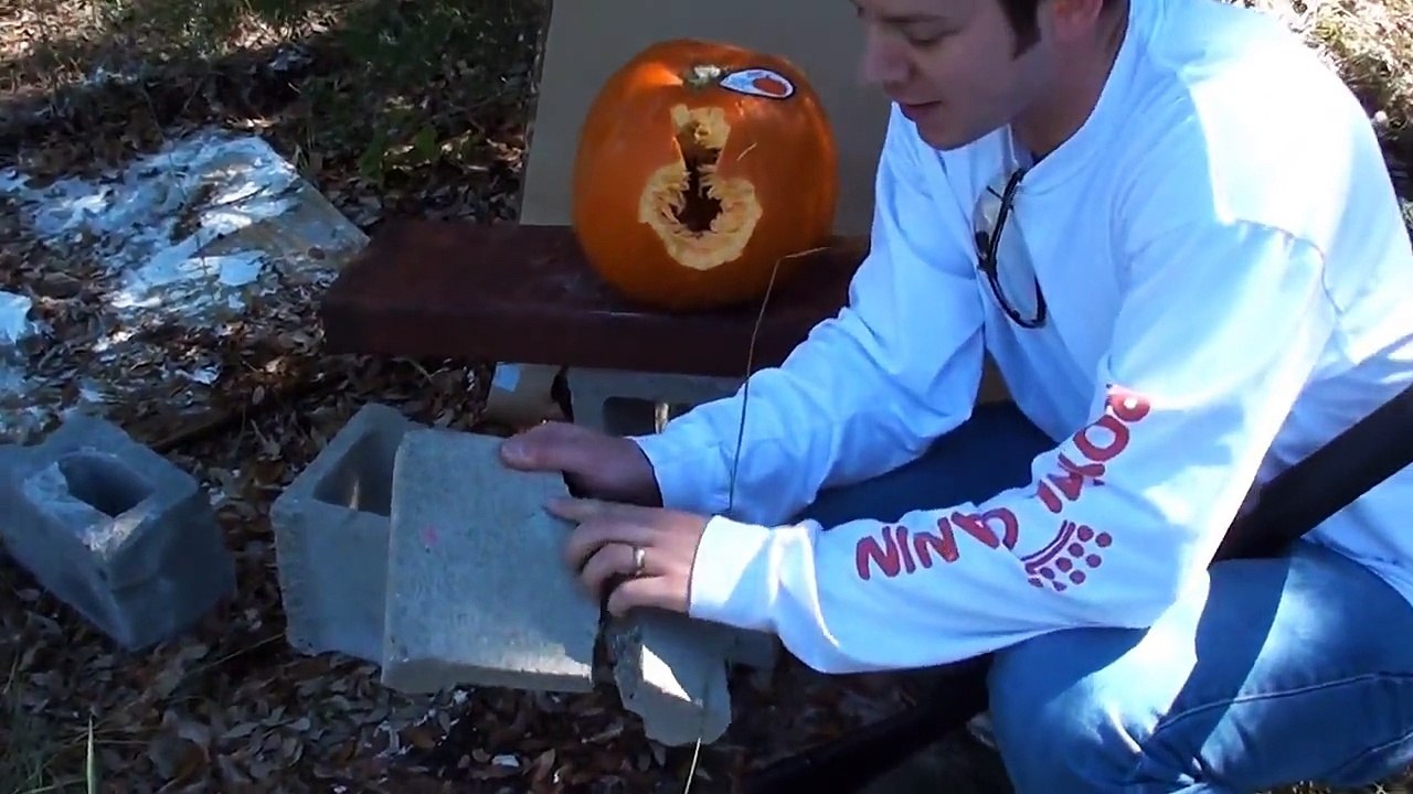 Custom Homemade Shotgun Shells 2 (Razors, Spark Plug, Live .22 ammo, batteries)