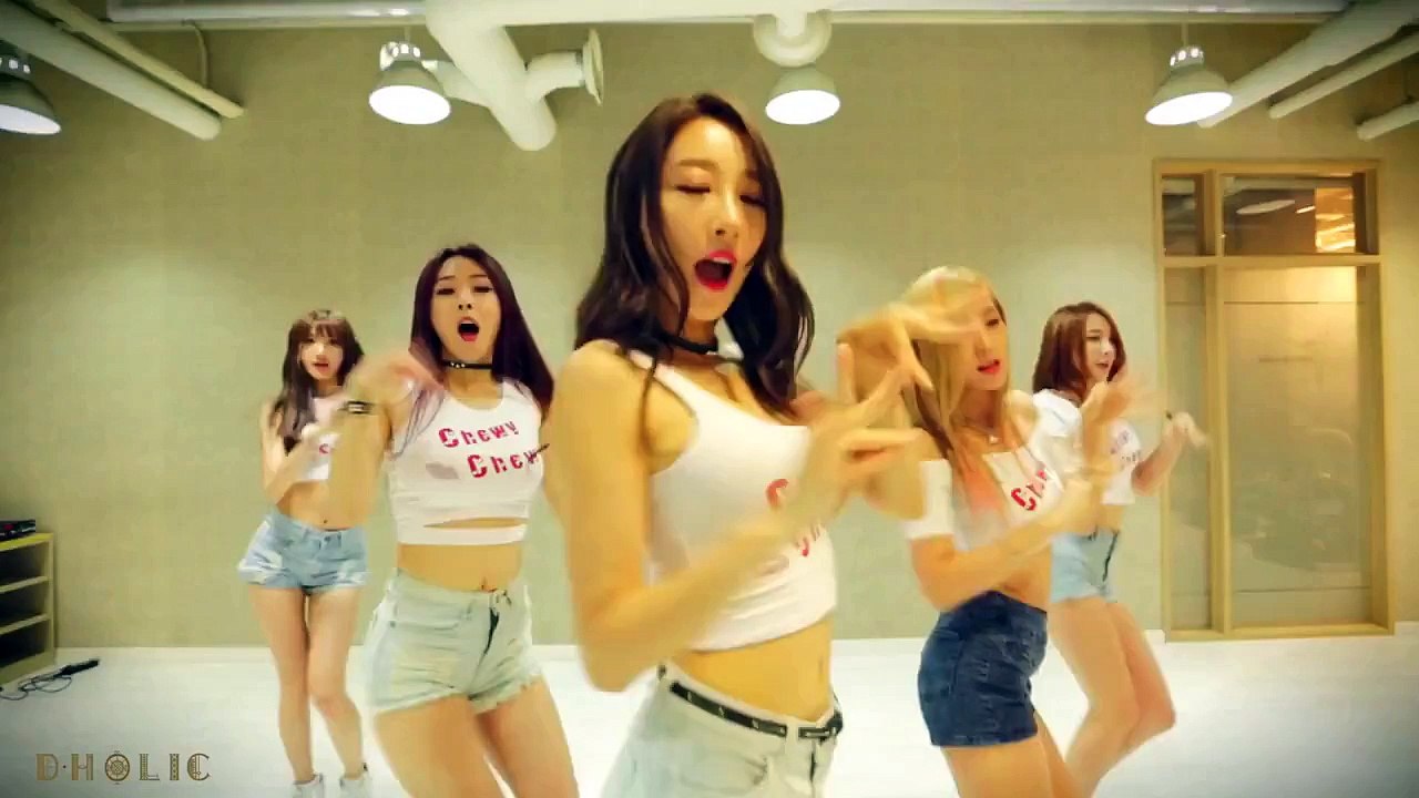 D.Holic - Chewy (Dance Practice) |  쫄깃쫄깃 [ 1080p 60fps ]