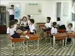 Cười té ghế với học sinh cấp 1