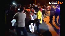 Protesters disrupt pro-BN ceramah in Guar Perahu