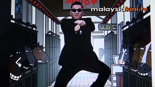PSY PLEASE don't attend BN's party, plead Malaysian fans