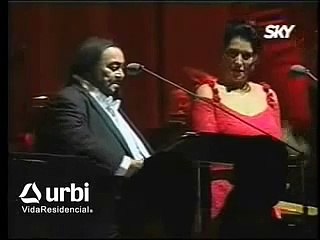 Luciano Pavarotti and Annalisa Raspagliosi - Libiamo Ne' Lieti Calici - Brindisi (Mexicali 2003)