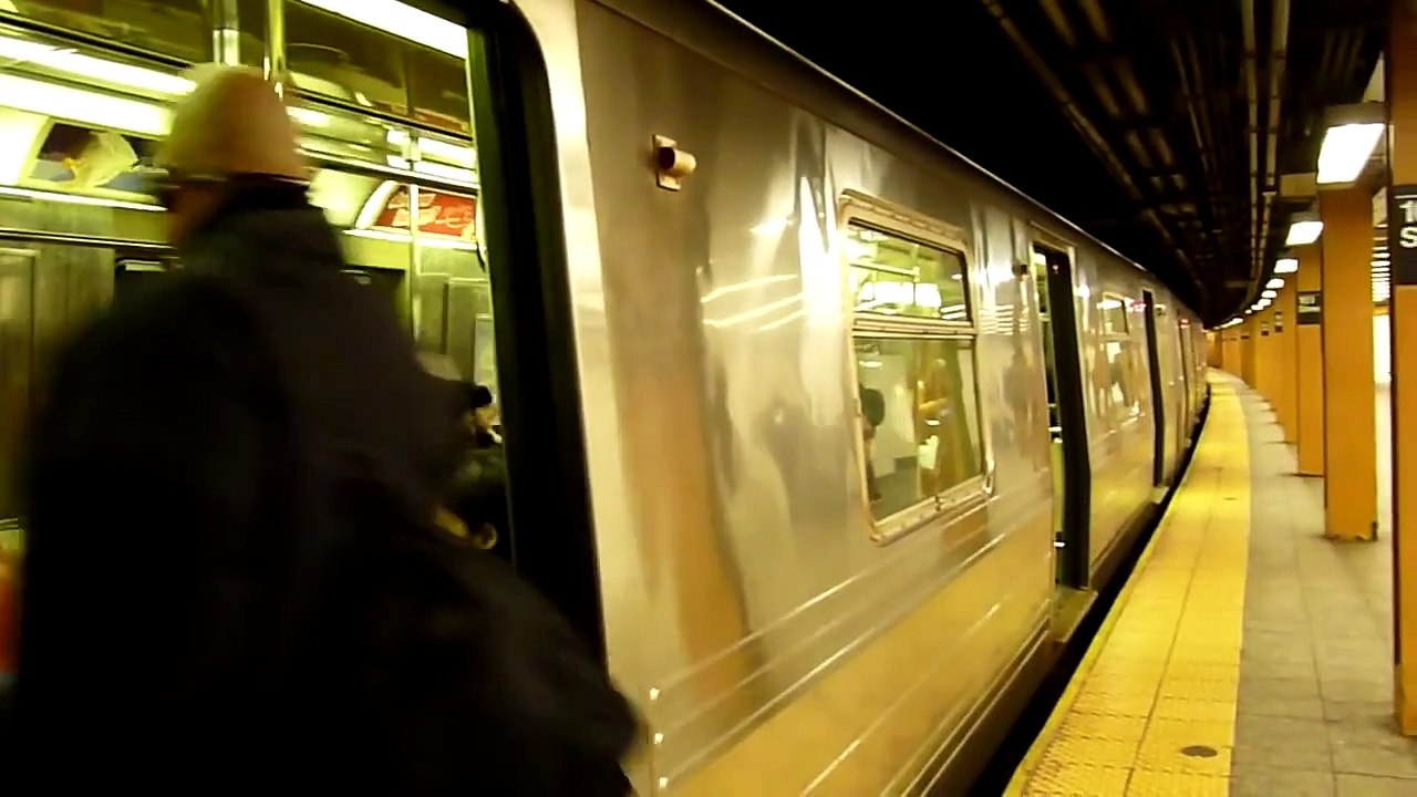 R68 D and R68A B trains at 161st Street - Yankee Stadium